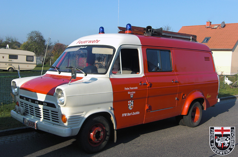 Bild: Dieses Tragkraftspritzenfahrzeug diente von 2002 bis 2011 als Transportmittel der Jugendfeuerwehr Dorf-Zechlin. Seit März 2012 befindet sich das Fahrzeug im Feuerwehrmuseum von Georg Höhler in Fussingen.